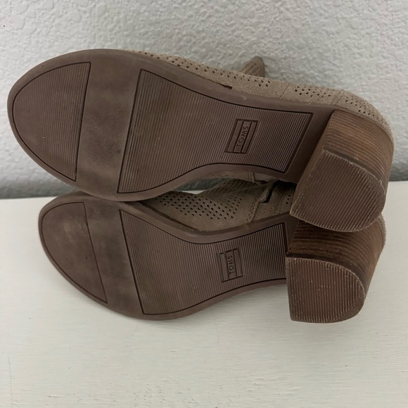 Toms Majorca Taupe Suede Perforated Peep Toe Booties Size 8.5 - Picture 6 of 12